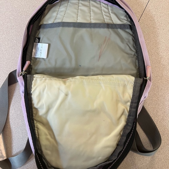 North Face-childs/small backpack lavender in color - Picture 4 of 4